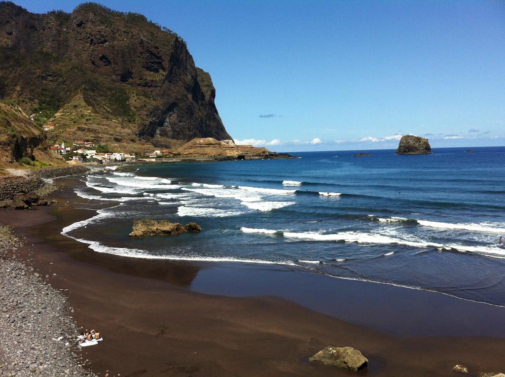 Hostel Madeira Surf Camp Porto Da Cruz Exterior foto